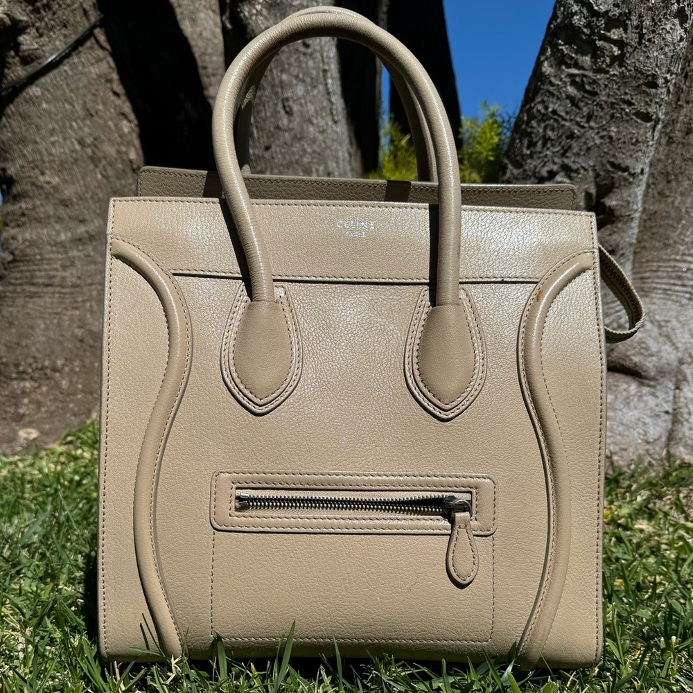 MICRO LUGGAGE HANDBAG IN DRUMMED CALFSKIN DUNE